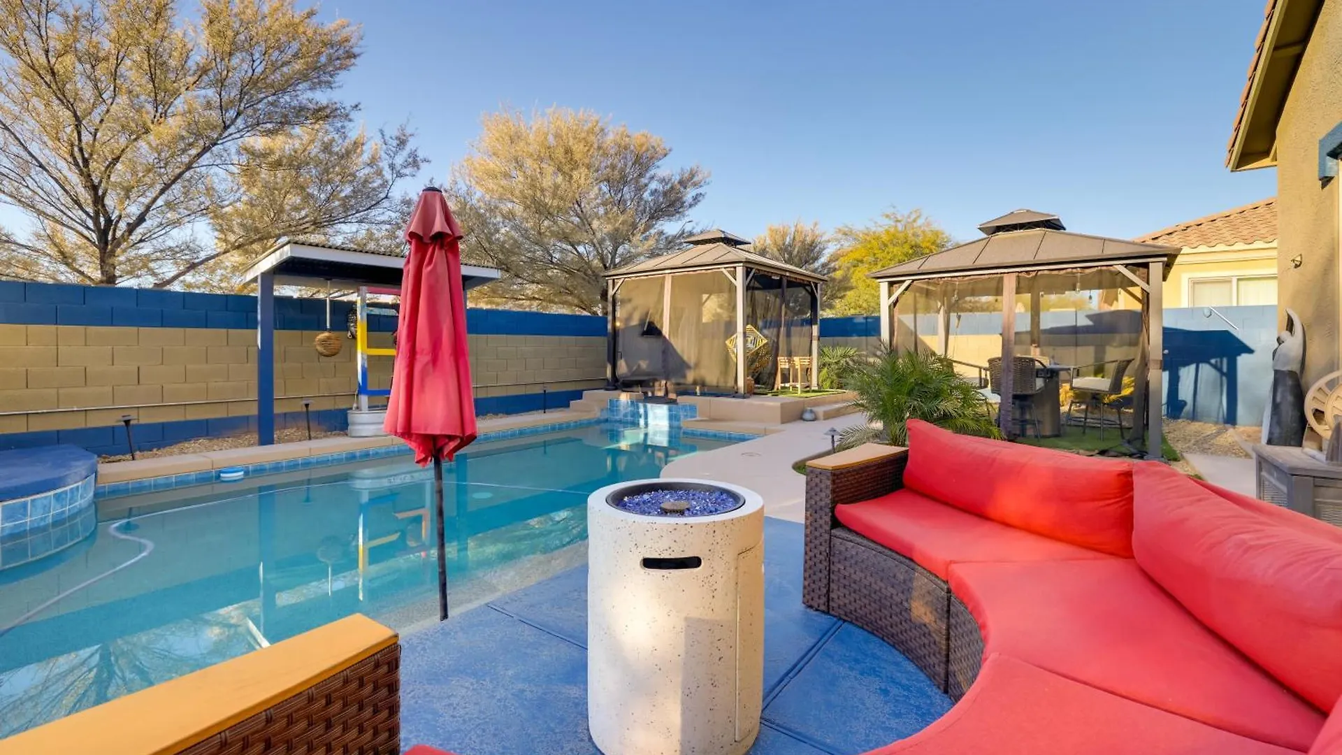Putting Green And Hot Tub Goodyear Retreat! 0*,  USA